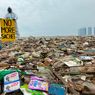 Perairan Jakarta Tercemar Sampah Saset, Ecoton Layangkan Somasi ke Jokowi dan Anies
