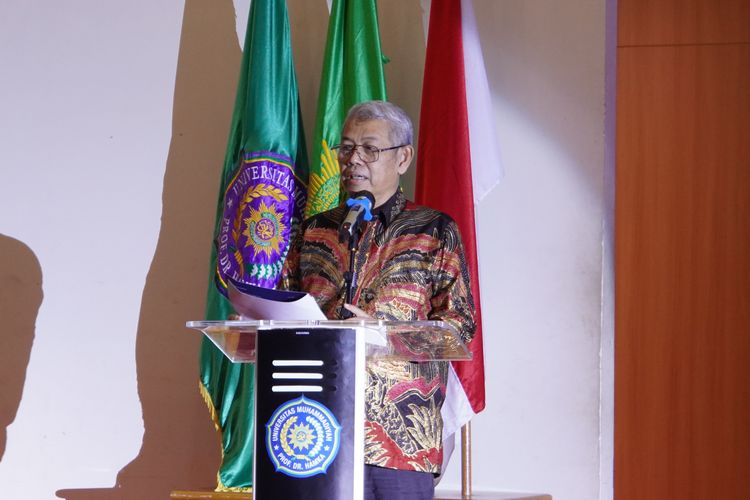 Prof. Gunawan dalam peringatan Milad ke-64 Uhamka bertajuk Uhamka Menebar Peduli dalam Keterbatasan Pandemi yang digelar secara daring dan luring pada Kamis 25 November.