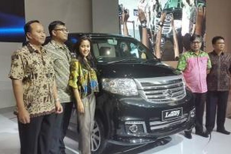 Suzuki luncurkan APV Luxury di IIMS 2014