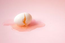 Tips Menghilangkan Bau Amis Telur dari Peralatan Dapur
