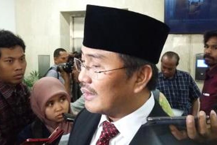 Mantan Ketua Mahkamah Konstitusi, Jimly Asshiddiqie, saat ditemui di Gedung DKPP, Jakarta Pusat, Jumat (9/10/2015).