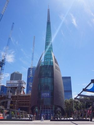 Bangunan The Bell Tower setinggi 82,5 meter.
