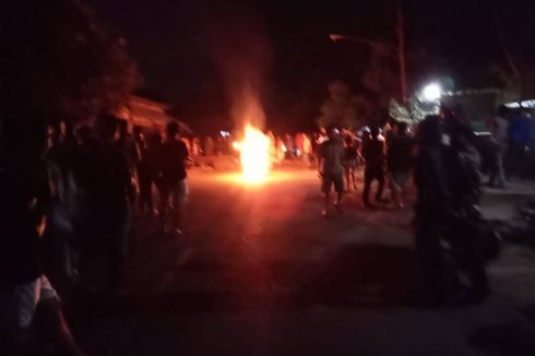 Warga di Dompu Blokade Jalan, Desak Polisi Tangkap Terduga Pelaku Pelecehan IRT