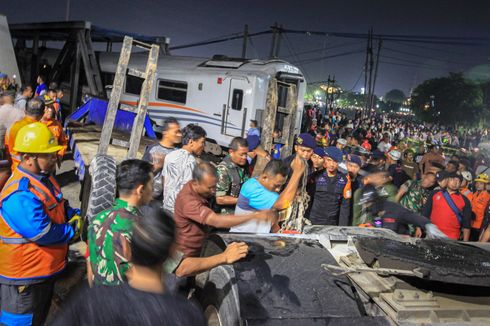 Kecelakaan KA Brantas dan Truk di Semarang, Penjaga Perlintasan dan Sopir Ceritakan Detik-detik Tabrakan