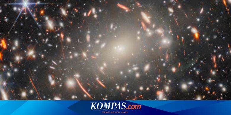 Abell S1063 Galaxy Groupを観察して過去を見る