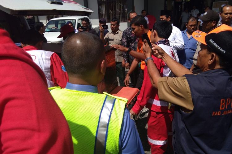 Muhammad Nasier (29) penumpang pesawat Lion Air asal Aceh Selatan yang jatuh di perairan Tanjung Karawang, Jawa Barat, pada Sinin (29/10/2018) lalu, dipulangkan ke kampung halaman, Senin (05/11/2018).
