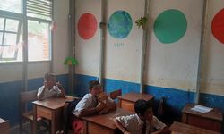 Menembus Hutan Kalimantan, Perjalanan Mencari Asa di Sekolah Pedalaman