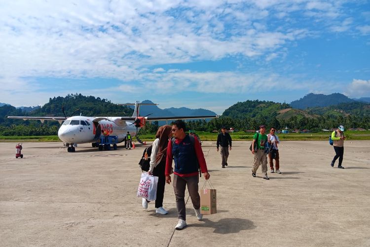 Asap Karhutla Ganggu Penerbangan Makassar-Mamuju, 112 Penumpang Tertahan