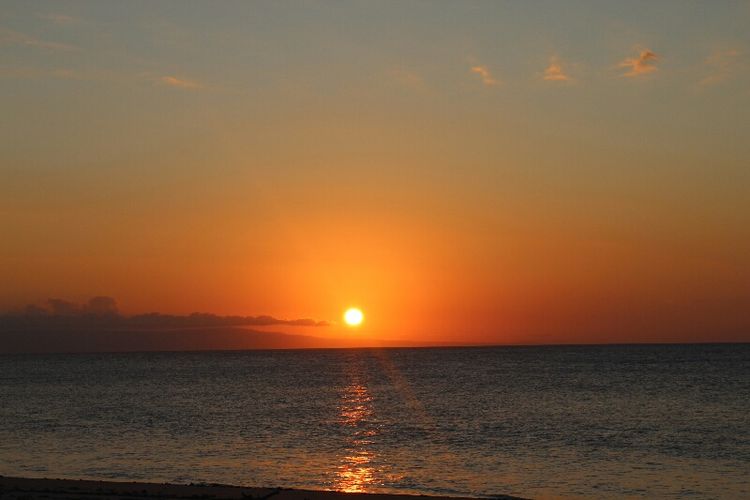 Panorama sunset di Pantai Laipori, Jumat (17/7/2020). 