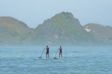 Lombok’s Tanjung Aan Beach is a Surfer’s Haven in Indonesia