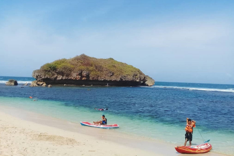 Pantai Sadranan, Gunung Kidul, Yogyakarta