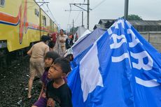 Tidur di Peron Stasiun, Korban Banjir di Taman Kota Mulai Terserang Penyakit