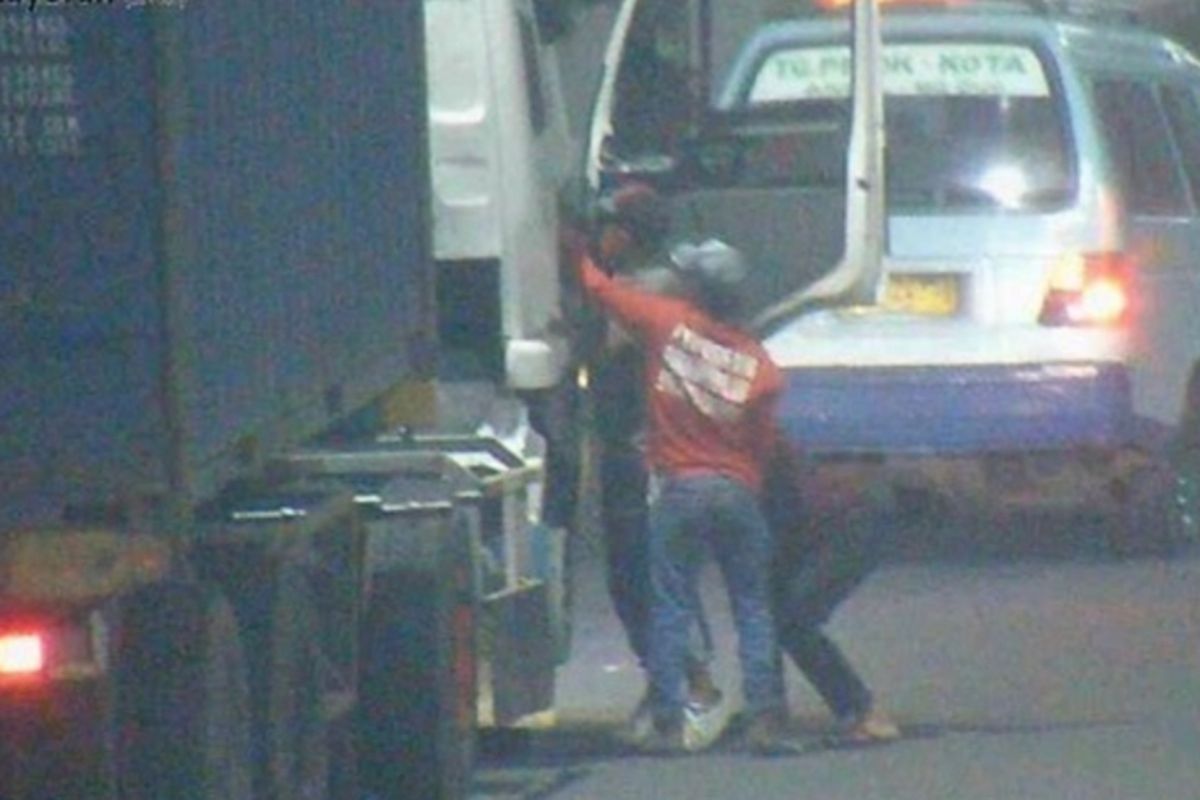 Pelaku perampasan HP kepada supir truk di tol Kemayoran, Jakarta Pusat