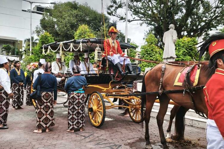 Kereta yang digunakan untuk kirab Brksan Trunajaya, Rabu (23/10/2025)