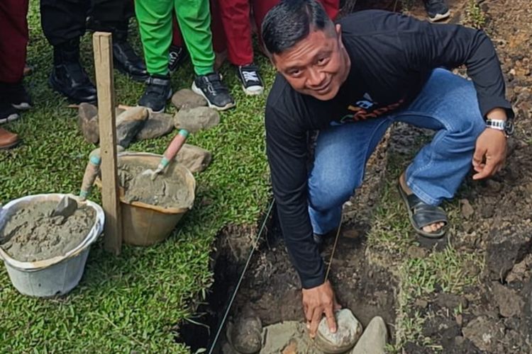 Warga Kampar Galang Donasi Bangun Ruang Belajar Anak SD Negeri