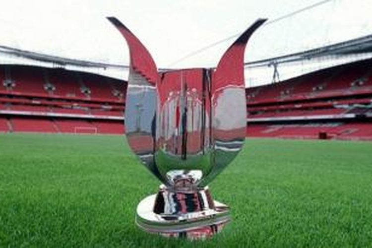 Trofi Piala Emirates.