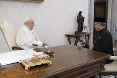Dubes Trias Kuncahyono Serahkan Surat Kepercayaan kepada Paus Fransiskus
