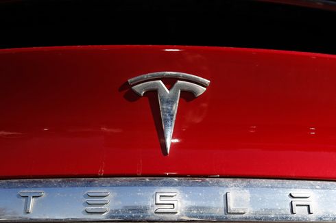 Penyebab Harga Tesla Bekas Turun Drastis