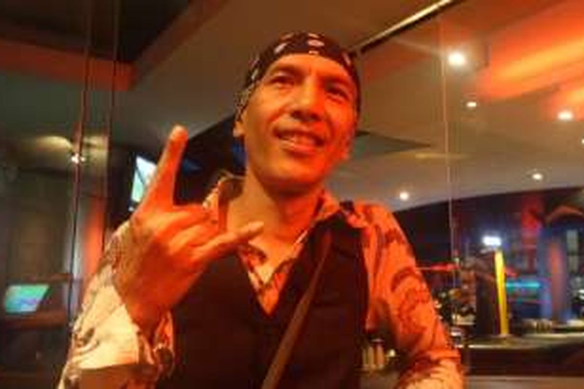 Yuke Sampurna diabadikan dalam sebuah acara amal di Rolling Stone Cafe, Ampera Raya, Jakarta Selatan, Senin (26/9/2016).