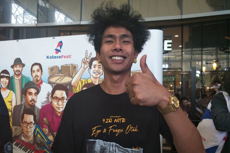Ari Lesmana, salah seorang personel Fourtwnty, hadir dalam acara Kolase Festival 2018 di Gandaria City, Jakarta Selatan, Jumat (27/4/2018) sore.