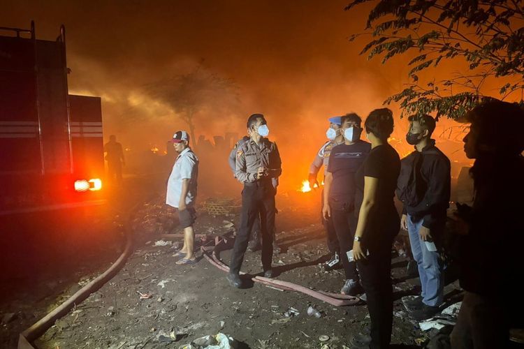 Kebakaran Gudang Rongsokan 2,5 Hektare di Denpasar, Polisi Masih Selidiki Penyebabnya