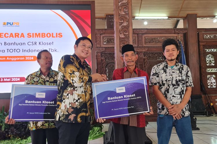 Pemerintah Semarang Distribusikan 410 Kloset Jongkok Modern untuk Penerima BSPS