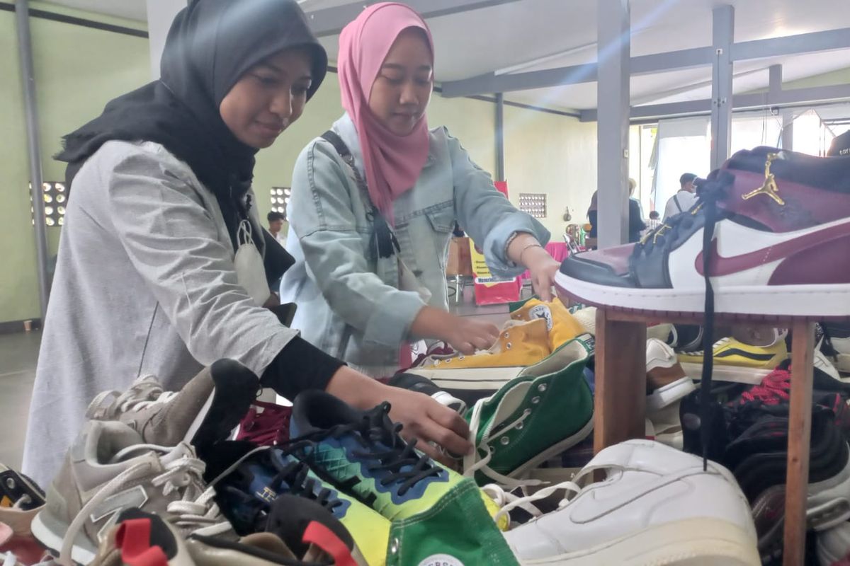 Creathrift Youth Bazar yang digelar oleh Paguyuban Purworejo Thrift Market Purworejo di Gedung Pusat Koperasi Pegawai Republik Indonesia (PKP-RI).