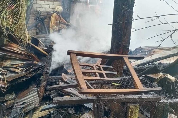 Suasana TKP kebakaran di Gunungsari, Lombok Barat