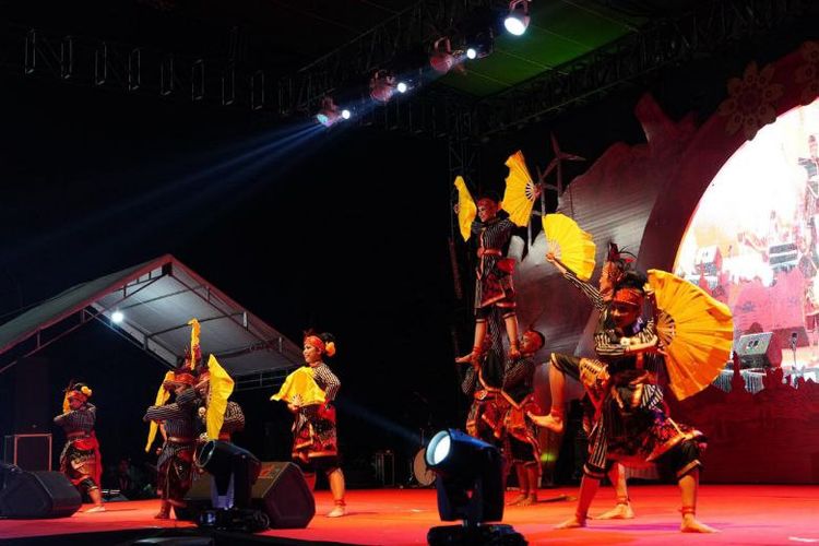 Ditutup dengan Meriah, Pj Gubernur Sulsel Harap Festival Sulsel Menari Kembali Digelar Tahun Depan