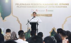 Lepas Peserta Pemagangan ke Jepang, Menaker Yassierli Minta Mereka Perhatikan 4 Hal Ini