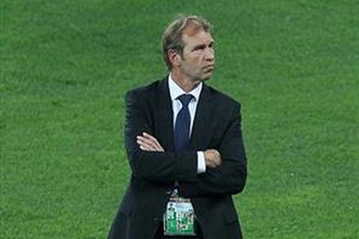Pelatih Australia, Pim Verbeek.