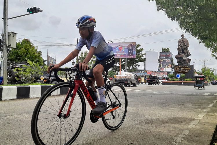 Yudha Wiratama (14), siswa SMPN 1 Kesugihan, Kabupaten Cilacap bersepeda ke Semarang demi menemui Gubernur Jawa Tengah, Ganjar Pranowo.