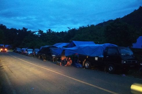 Jeritan Pengungsi Majene: Bantuan Hanya di Tenda Besar, Air Bersih dan Susu Bayi Kurang