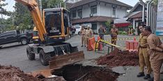 Tinjau Lubang 3 Meter di Jatingaleh, Wakil Walkot Semarang Pastikan Percepat Perbaikan