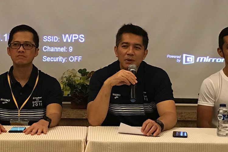 Presiden Direktur Maybank Indonesia,Taswin Zakaria saat menggelar konferensi pers Maybank Bali Marathon di Tanjung Benoa, Bali (8/9). (Maybank Indonesia)