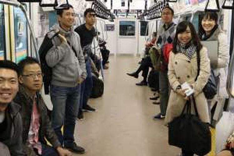 Empat travel agent yang diundang Tokyo Rail Days dalam program famtrip ke Jepang untuk memperkenalkan paket wisata 'Kanto Buffet', Kamis (1/12/2016).