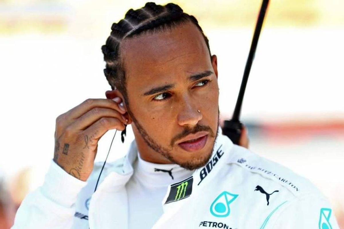 Lewis Hamilton dengan rambut gimbal