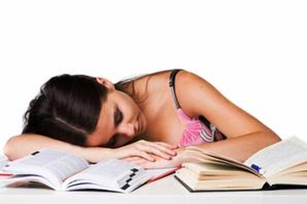 Tak mampu menahan kantuk saat di kampus atau kantor Sudahlah, tidur saja barang setengah jam.