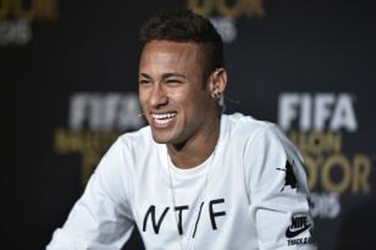 Penyerang Barcelona, Neymar, diyakini akan tetap bertahan di Barcelona.