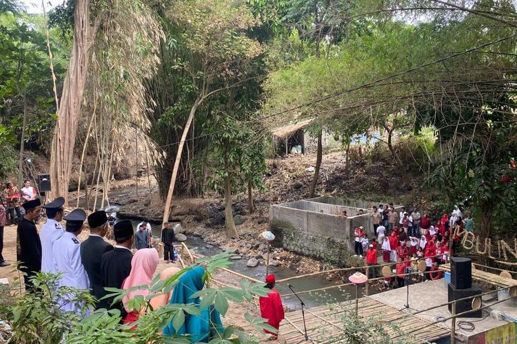 Warga Cepokosawit, Boyolali Adakan Upacara Peringatan HUT RI di Sungai Mbuling, Butuh Dua Pekan untuk Pembersihan