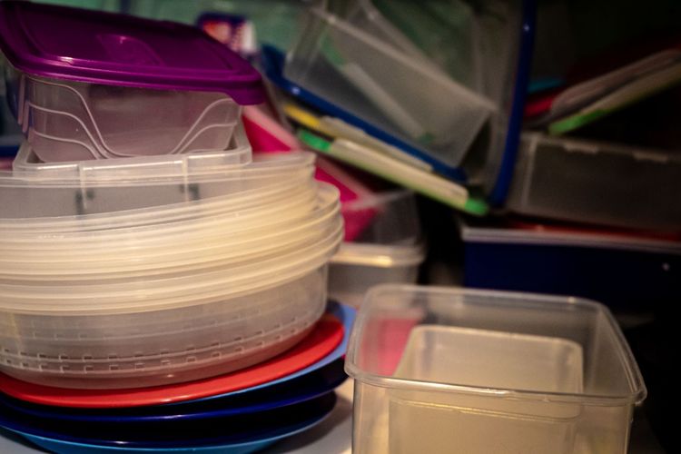 Segera Buang Wadah Plastik dan Wajan Tergores, Ini Bahayanya Kata Dokter Kanker