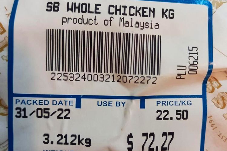 Label harga ayam kampung organik dari Malaysia dengan merk SB Whole Chicken dengan harga 72,27 dollar Singapura atau sekitar Rp 758.000.