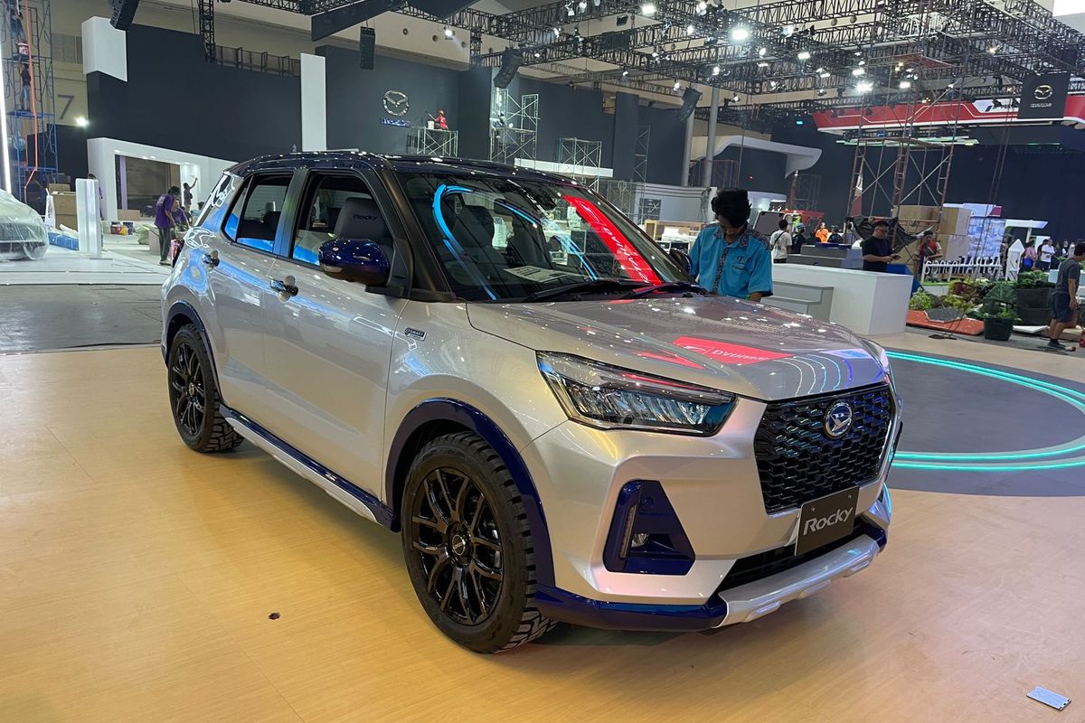 Daihatsu Rocky Hybrid saat persiapan GIIAS 2024