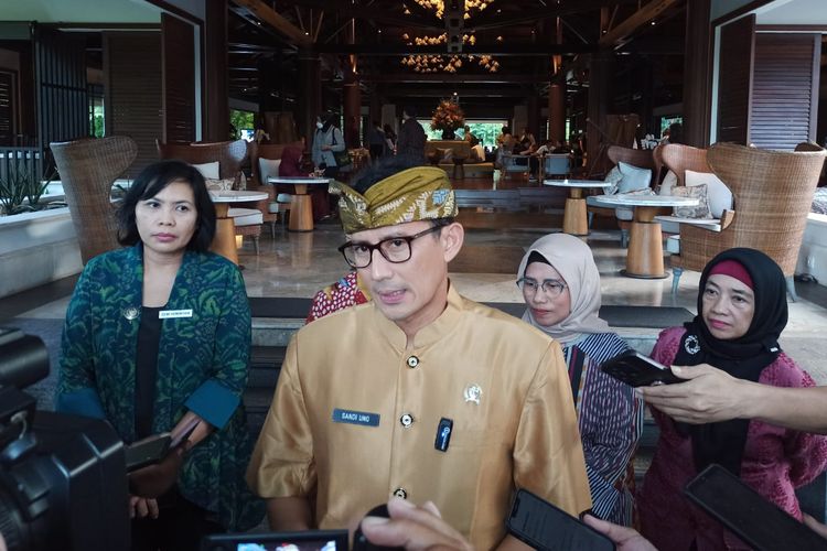 Menteri Pariwisata dan Ekonomi Kreatif (Menparekraf) Sandiaga Uno saat ditemui di kawasan Nusa Dua, Kabupaten Badung, Bali, pada Kamis (16/5/2024). Kompas.com/ Yohanes Valdi Seriang Ginta