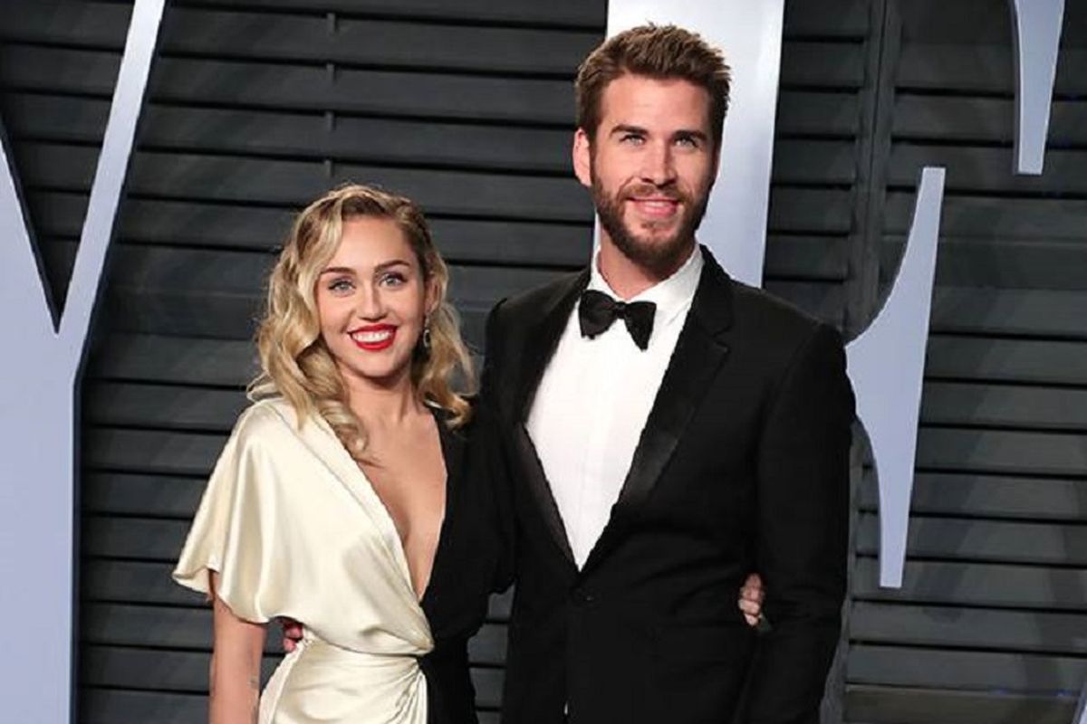 Pasangan Miley Cyrus dan Liam Hemsworth.