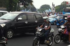 Demo Buruh Tutup Tugu Tani, Arus Lalin ke Kwitang Raya Dialihkan