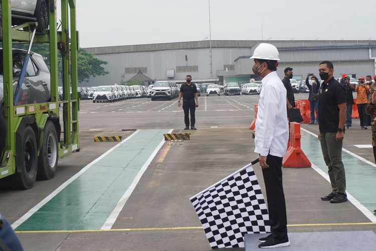 Jokowi lepas ekspor perdana Fortuner ke Australia