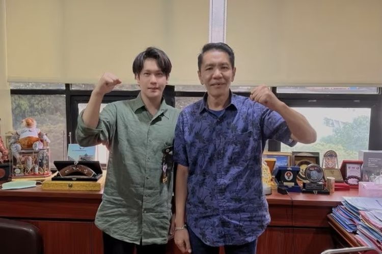 Deris Nagara bersama Wisler Manalu, Asisten Deputi Kemitraan Pemuda Kemenpora RI.