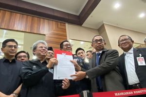Tim Hukum Ganjar-Mahfud Resmi Daftarkan Gugatan Sengketa Pilpres 2024 ke MK