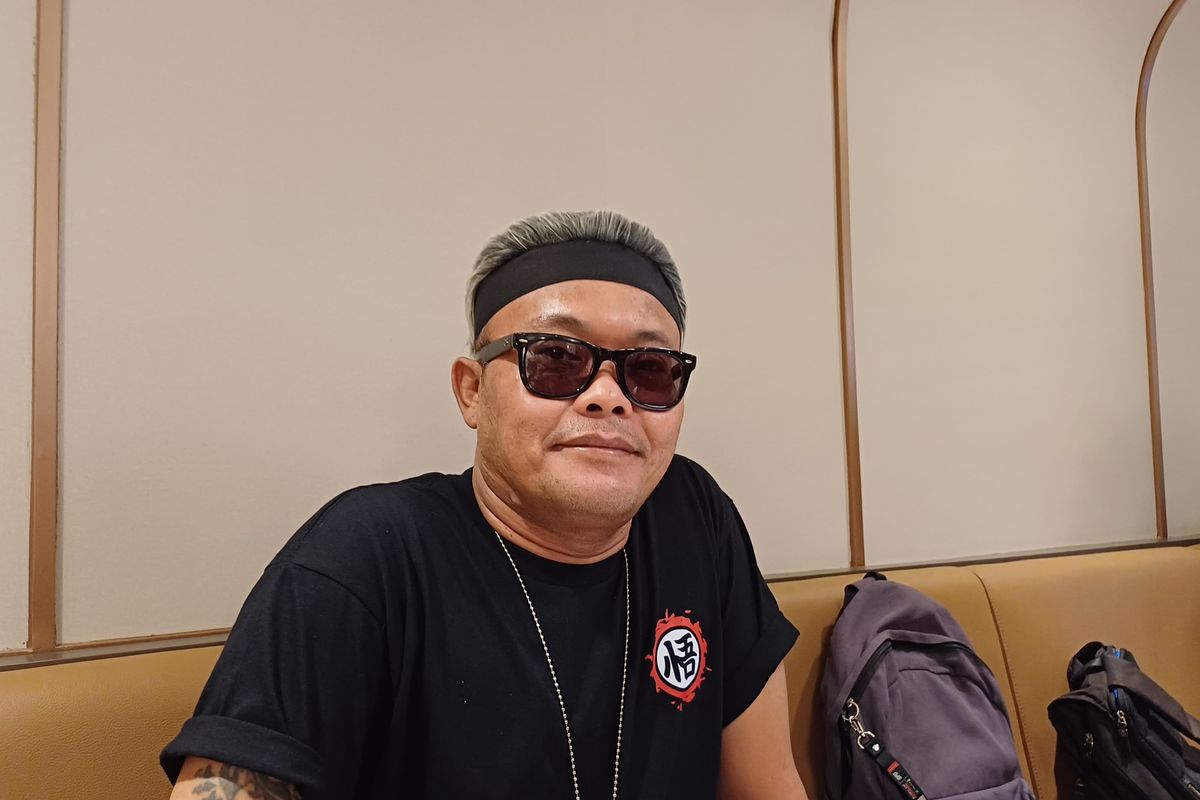 Sule dalam Gala Premiere film Dilan 1983: Wo Ai Ni yang digelar di Paris Van Java (PVJ) di daerah Sukajadi, Bandung, Jawa Barat, Minggu (9/6/2024).